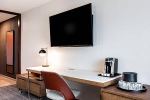 Courtyard by Marriott Anaheim Resort/Convention Center - Nearby Attractions