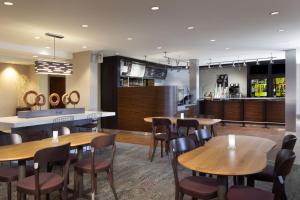 Courtyard by Marriott Oakland Airport - Policies, Rules, and Charges