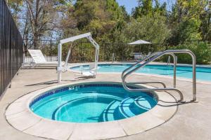 Creekside Inn & Suites - Children and Pets Policies