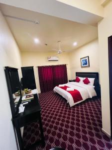 DANA HOTEL - Parking and Transportation
