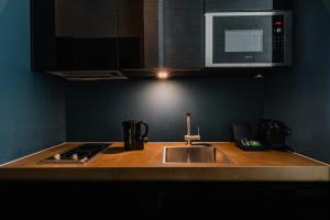 De Jonker Urban Studios & Suites - Exploring the Neighborhood