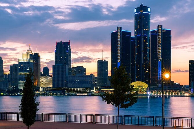 Departure Private Transfer: Detroit to Detroit Airport DTW in Luxury SUV - What to Expect During Your Ride