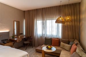 ERTH Abu Dhabi Hotel - Dining and Cuisine
