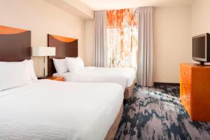 Fairfield Inn & Suites by Marriott Selma Kingsburg - Convenient Location