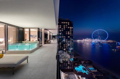 FIVE LUXE - Questions About Your Stay