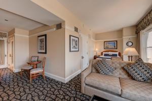 Gaslamp Plaza Suites - Transportation Options