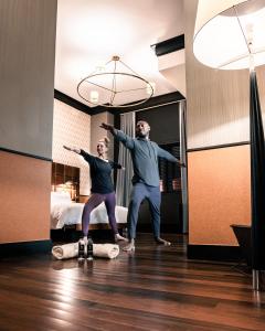 Gild Hall, A Thompson Hotel, by Hyatt - Accessibility and Services