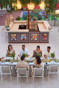 Golden Sands Hotel Apartments - Location and Accessibility