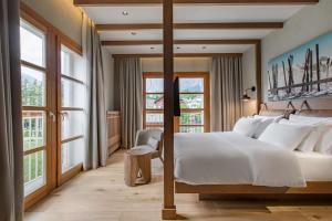 Grand Hotel Savoia Cortina D'Ampezzo, a Radisson Collection Hotel - Transportation and Accessibility