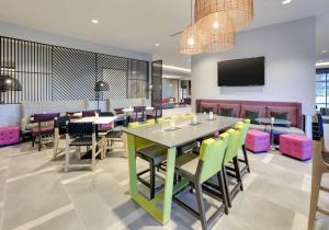 Hampton Inn by Hilton Irvine Spectrum Lake Forest - Frequently Asked Questions