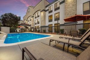 Hampton Inn Oakland-Hayward - Frequently Asked Questions