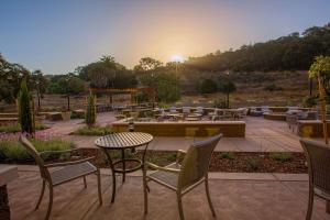 Hampton Inn & Suites Buellton/Santa Ynez Valley, Ca - Booking and Check-in Details