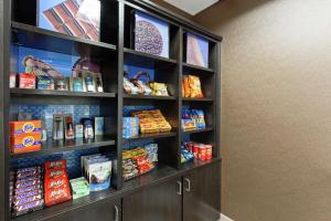 Hampton Inn & Suites Fresno - Northwest - Frequently Asked Questions