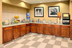 Hampton Inn & Suites Palmdale - Additional Details
