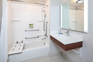 Holiday Inn Express & Suites Clovis Fresno Area, an IHG Hotel - Frequently Asked Questions