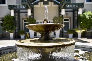 Holiday Inn Express Windsor Sonoma Wine Country, an IHG Hotel - Transportation and Accessibility