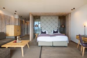 Hotel Chalet Mirabell - Booking Information
