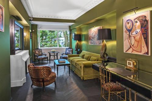 Hotel De Berri Champs-Élysées, a Luxury Collection Hotel - Frequently Asked Questions