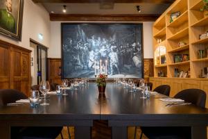 Hotel Die Port Van Cleve - Nearby Attractions and Activities