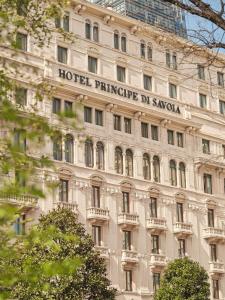 Hotel Principe Di Savoia - Dorchester Collection - Nearby Attractions