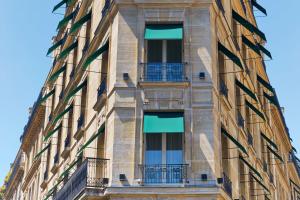 Le Metropolitan Paris Tour Eiffel, a Tribute Portfolio Hotel - Frequently Asked Questions