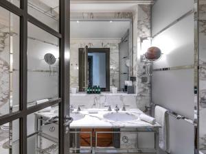 MARQUIS Faubourg Saint-Honoré Relais & Châteaux - Pets and Special Requests