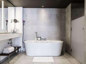 Molitor Hotel & Spa Paris - MGallery Collection - Booking Policies and Procedures