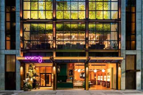 Moxy NYC Chelsea - Dining Options and Restaurants