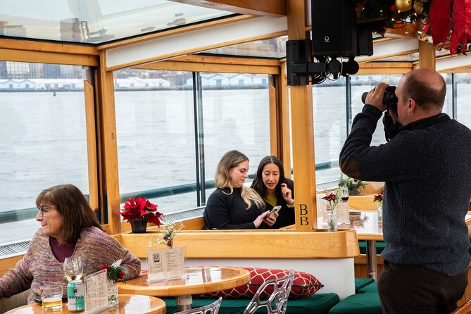 New York City Sightseeing and Seals Boat Tour - Highlights of the Sightseeing Cruise