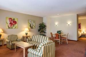 NH Atlanta Rotterdam Hotel - Frequently Asked Questions