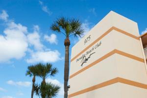 Paradise Beach Club - Oceanfront and Penthouse - Surrounding Conveniences