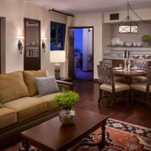 Plaza La Reina - Dining Options