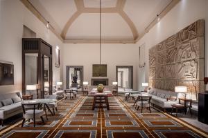 Portrait Milano - Lungarno Collection - Nearby Attractions
