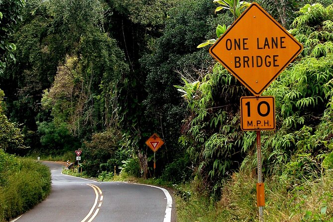 Private Halfway to Hana + Waterfall & Garden of Eden Tour - Waterfall Adventure