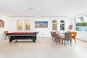 Private Villa in Dubai With Swimming Pool and Huge Garden - Indoor Entertainment Facilities