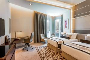 Renaissance Business Bay Hotel, Dubai - Family-Friendly Facilities