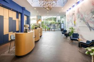 Renaissance Paris Arc De Triomphe Hotel - Policies and Information