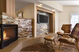 Residence Inn Sacramento Folsom - Payment and Fees