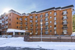 Residence The Domain of the Alpine Garden - Courchevel 1850 - Ski Lift Proximity