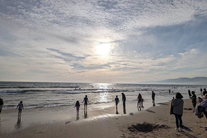 Santa Monica Scavenger Hunt Walking Tour and Game - What to Expect During the Tour