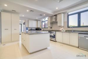 Signature 6BR Villa With Assistant Room and Private Pool in Frond F Palm Jumeirah by Deluxe Holiday Homes - Questions About Your Stay
