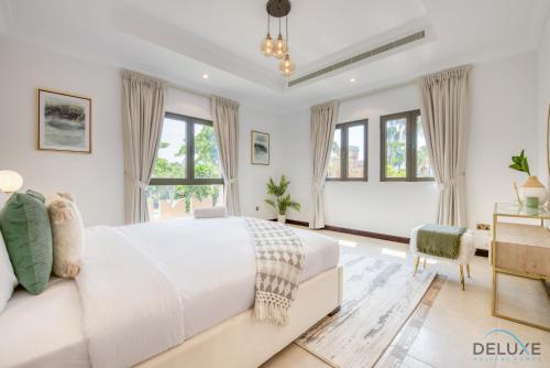 Splendid 5BR Villa at Canal Cove Palm Jumeirah by Deluxe Holiday Homes - Questions About Your Stay