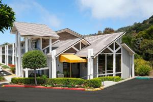 Spyglass Inn - Accessibility and Special Requests