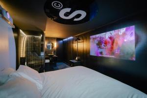 SUPPER Hotel - Identification Requirements