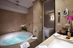 The Ashbee Hotel - Ratings and Reviews