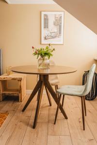The Oven - Dining and Food