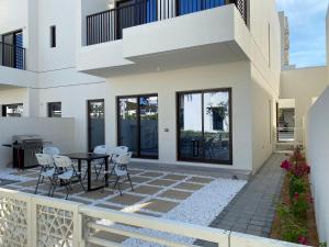 The White Villa - Questions About Your Stay