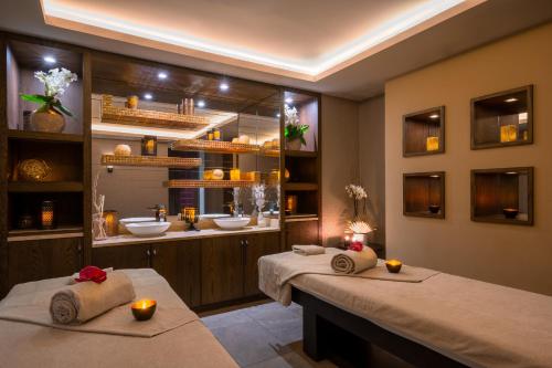 Tiara Miramar Beach Hotel & Spa - Frequently Asked Questions