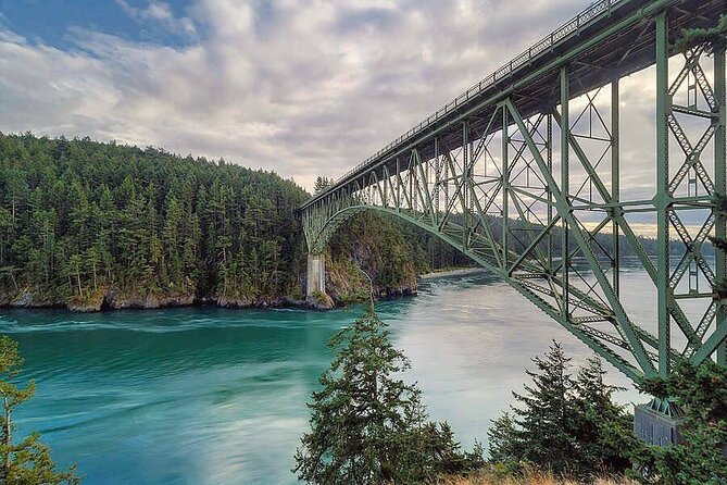 TULIP Festival @ Skagit Valley, La Conner & Deception Pass in SUV - Inclusions and Pickup Details