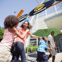 Universals Loews Royal Pacific Resort - Theme Park Benefits